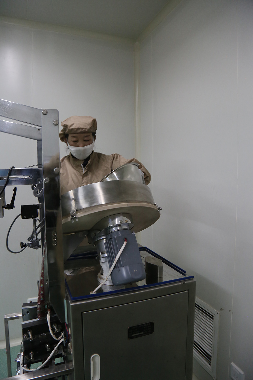 1548406634743484.jpg 先進(jìn)工作者生產(chǎn)部A格桑.jpg